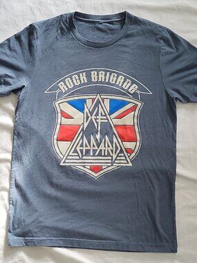 Def Leppard Rock Brigade 2022 Stadium Tour Grey T-Shirt medium - Excellent Con